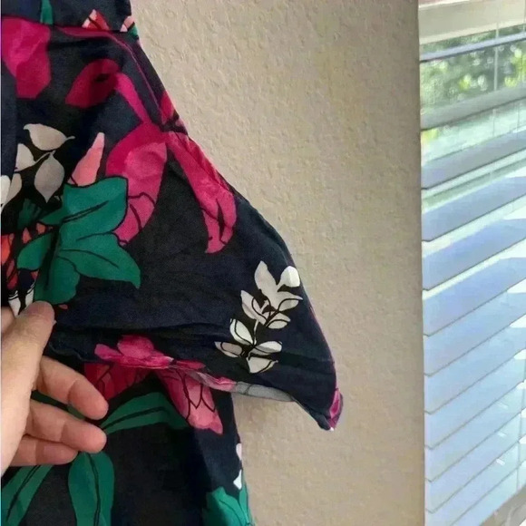 Isabel Maternity Floral Flounce Cold Shoulder Top XL Ruffle Target - Picture 6 of 6